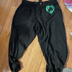 “Good luck” capris sweatpants